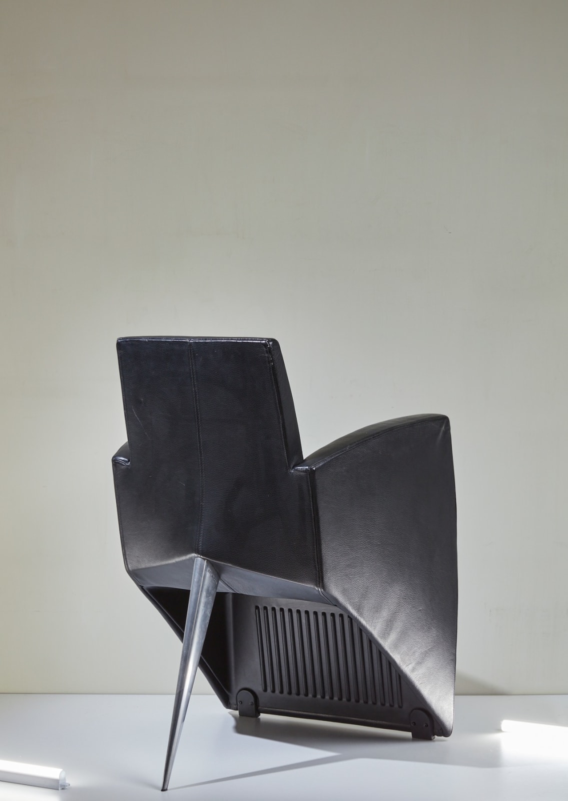 Philippe Starck, Paire de fauteuils modèle « J. série Lang » , Ca. 1987