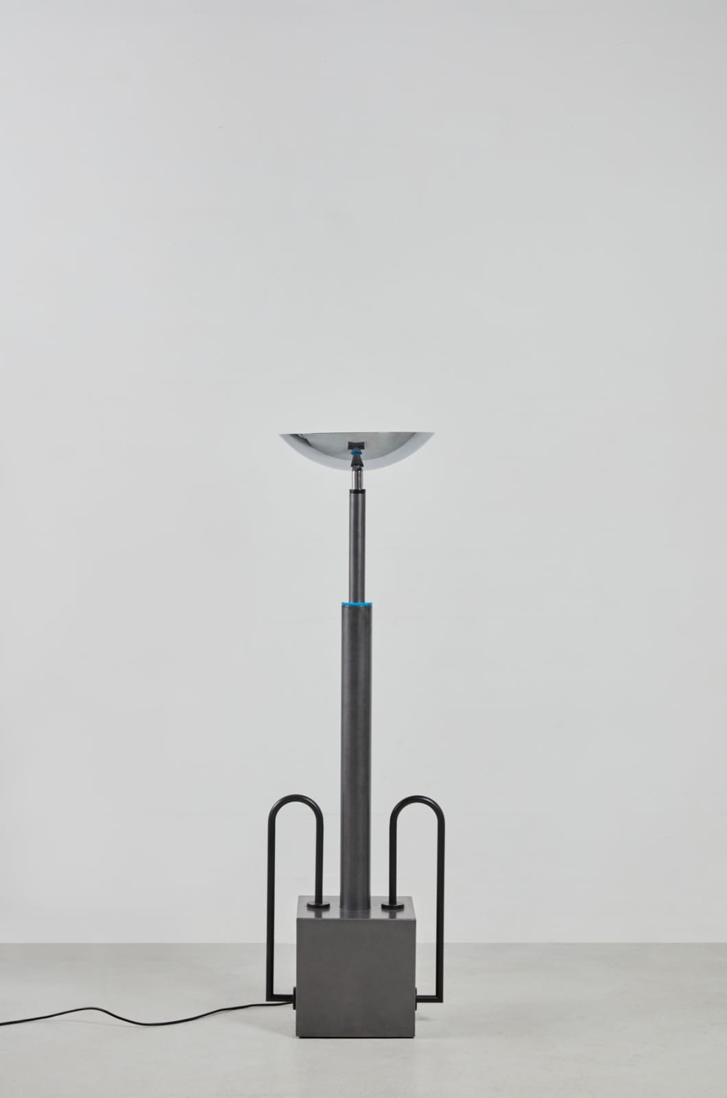 Ronald Cecil Sportes, Lampadaire 10650 dit Elysée, Ca. 1983