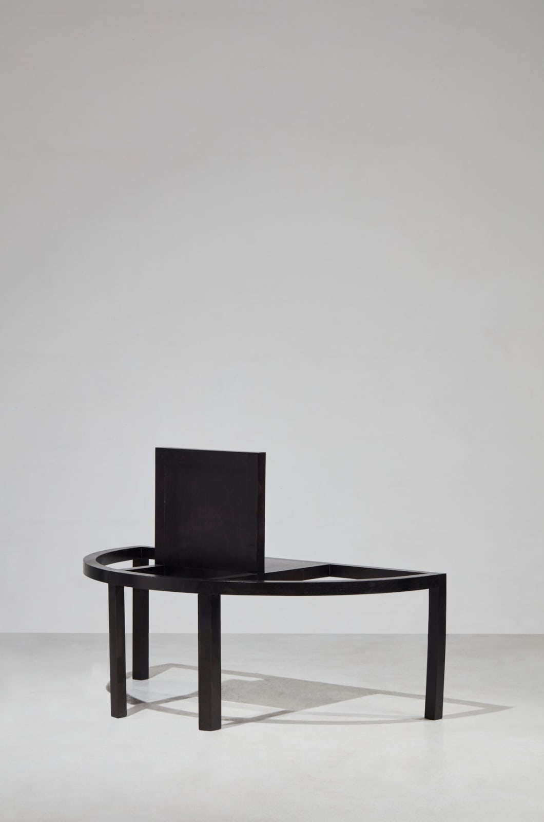 Paolo Pallucco, 100 sedie in una notte, Sedia 10 - Sedia a garanzia di perimetro, 1990