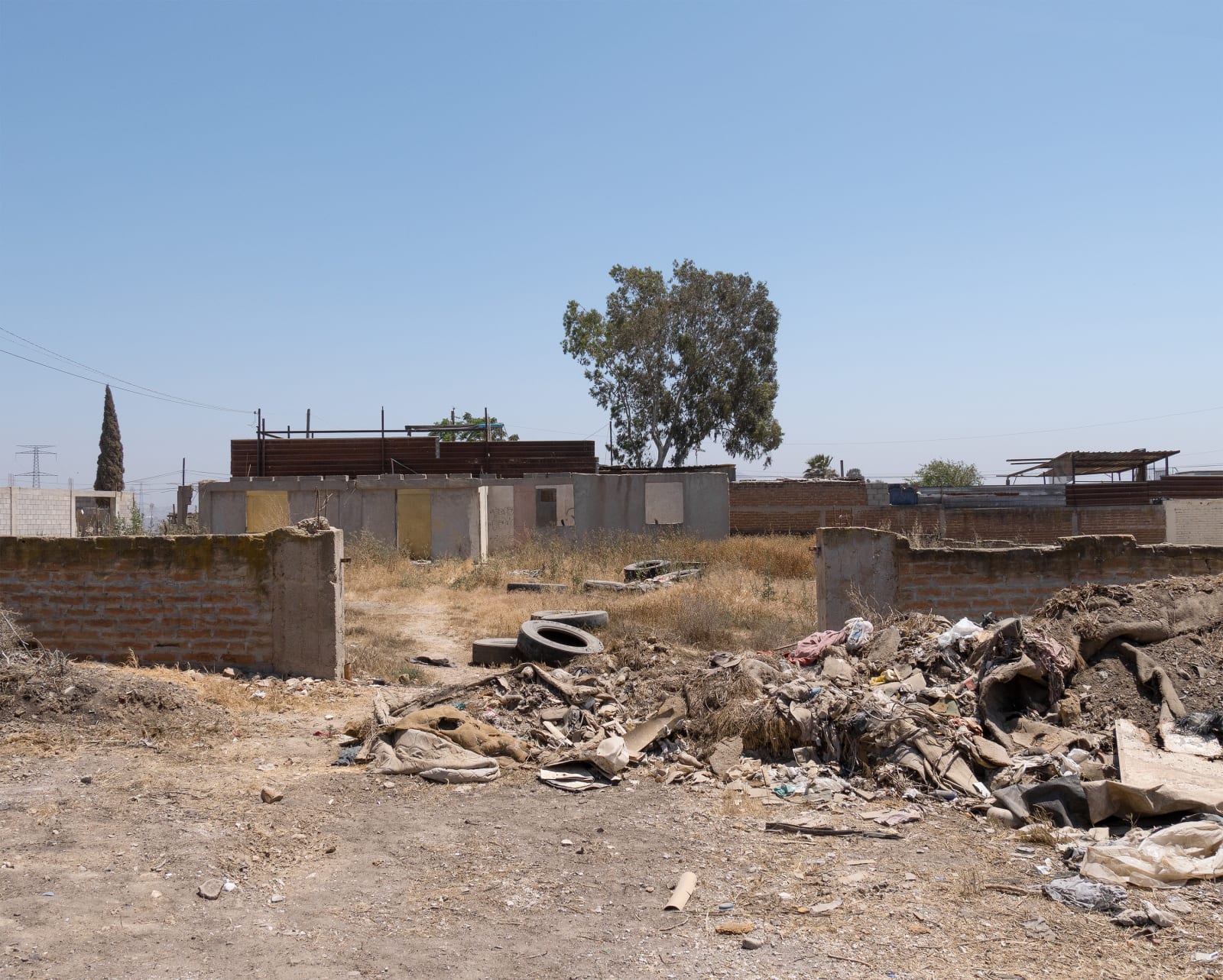 Elaine Byrne, Trump Vis a vis Prototype wall VII, Mexico , 2018