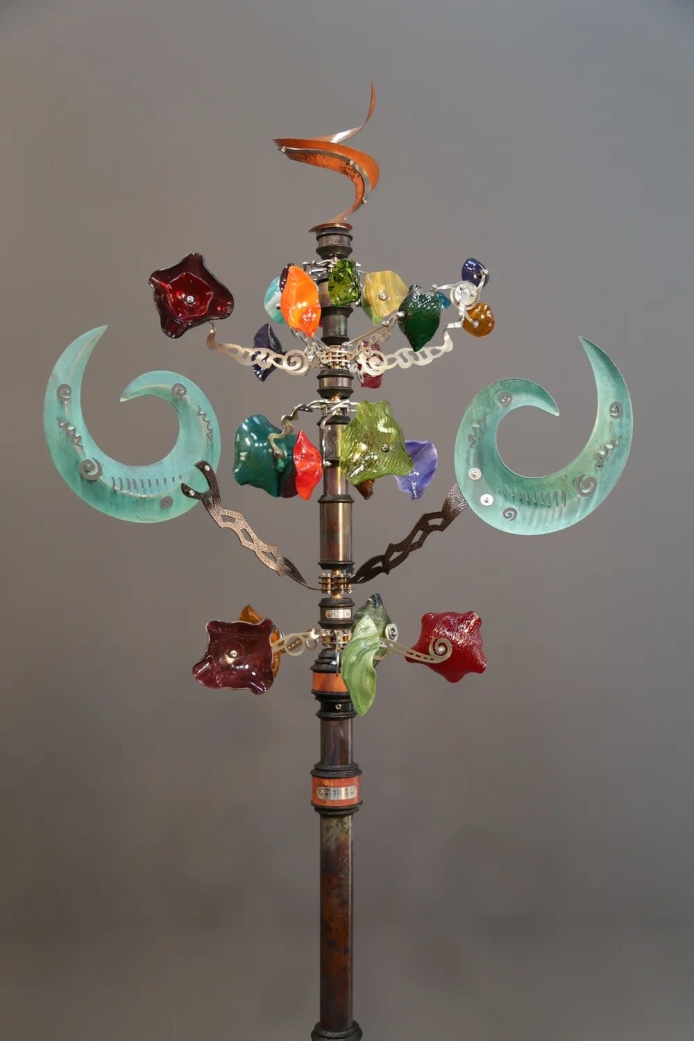 Andrew Carson, ANDREW CARSON DISPLAY ZEPHYR TOP METAL POLE & GLASS WIND SCULPTURE