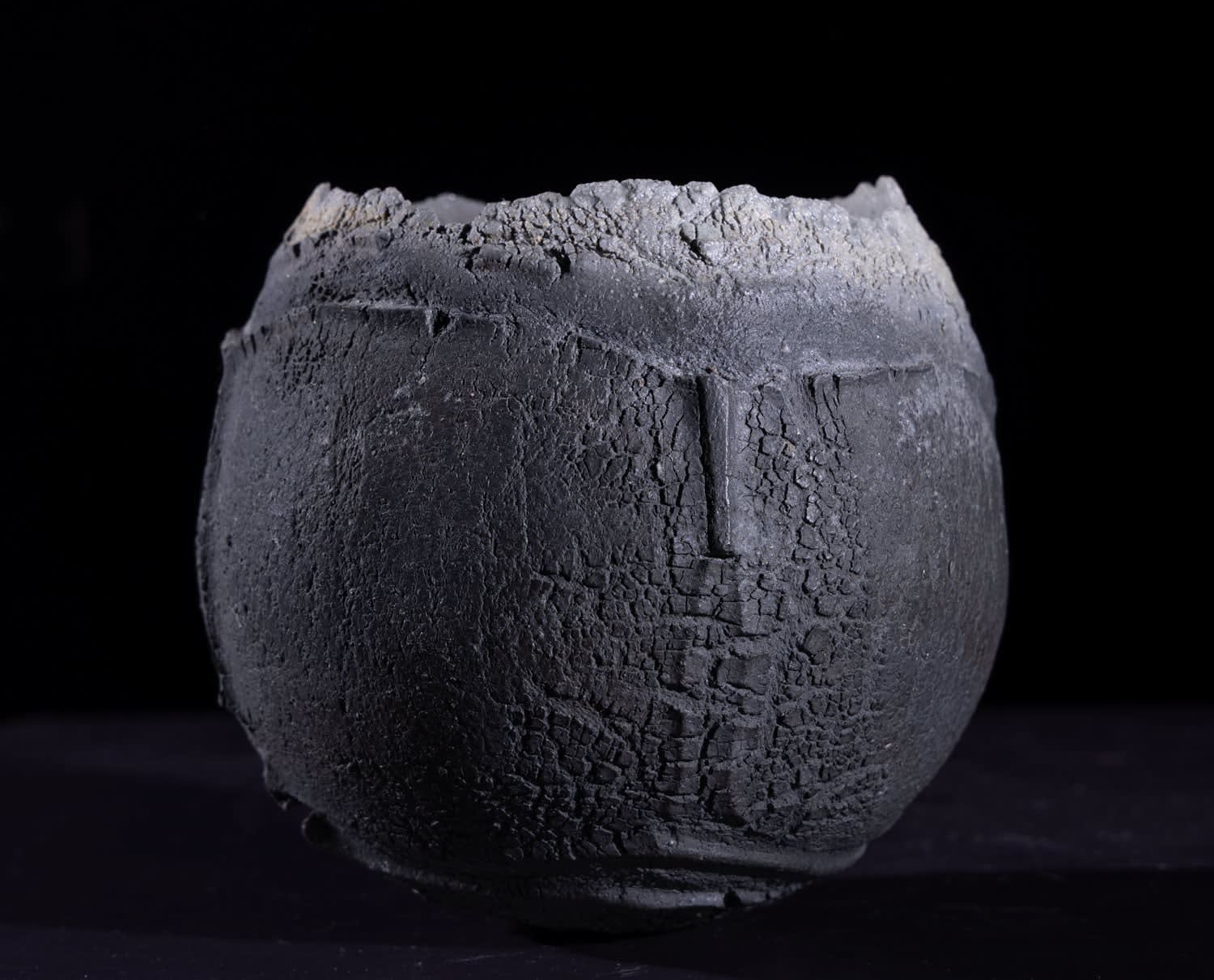 Patricia Shone, Small Open Earth Bowl, 2024