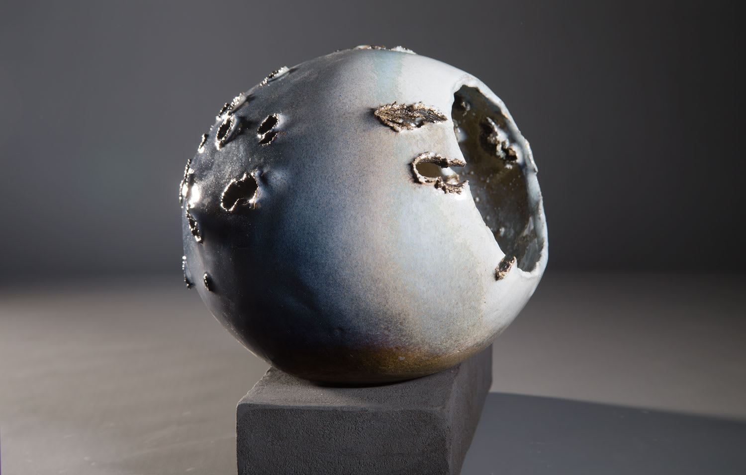Allison Weightman, Triple spheres on low plinth