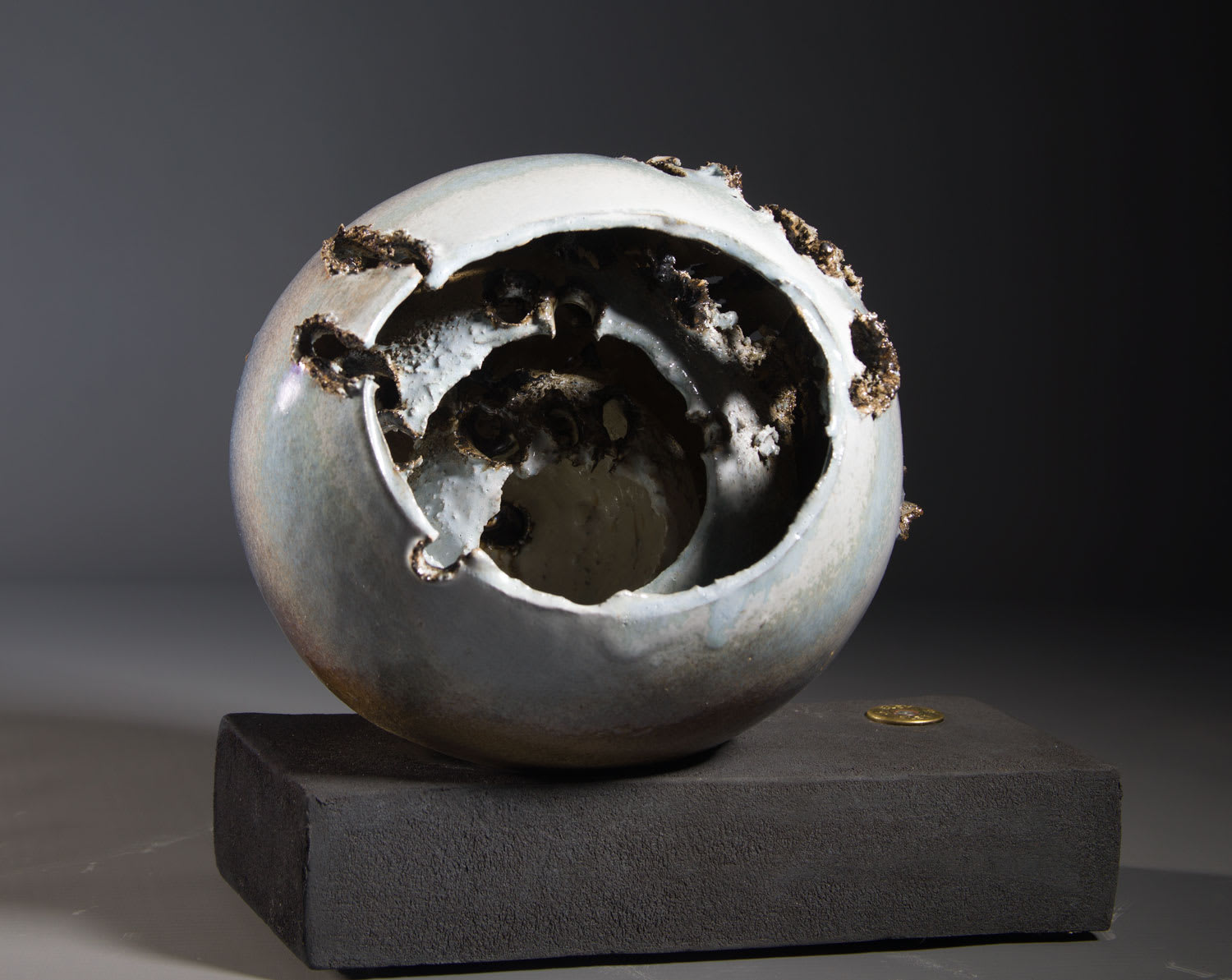 Allison Weightman, Triple spheres on low plinth