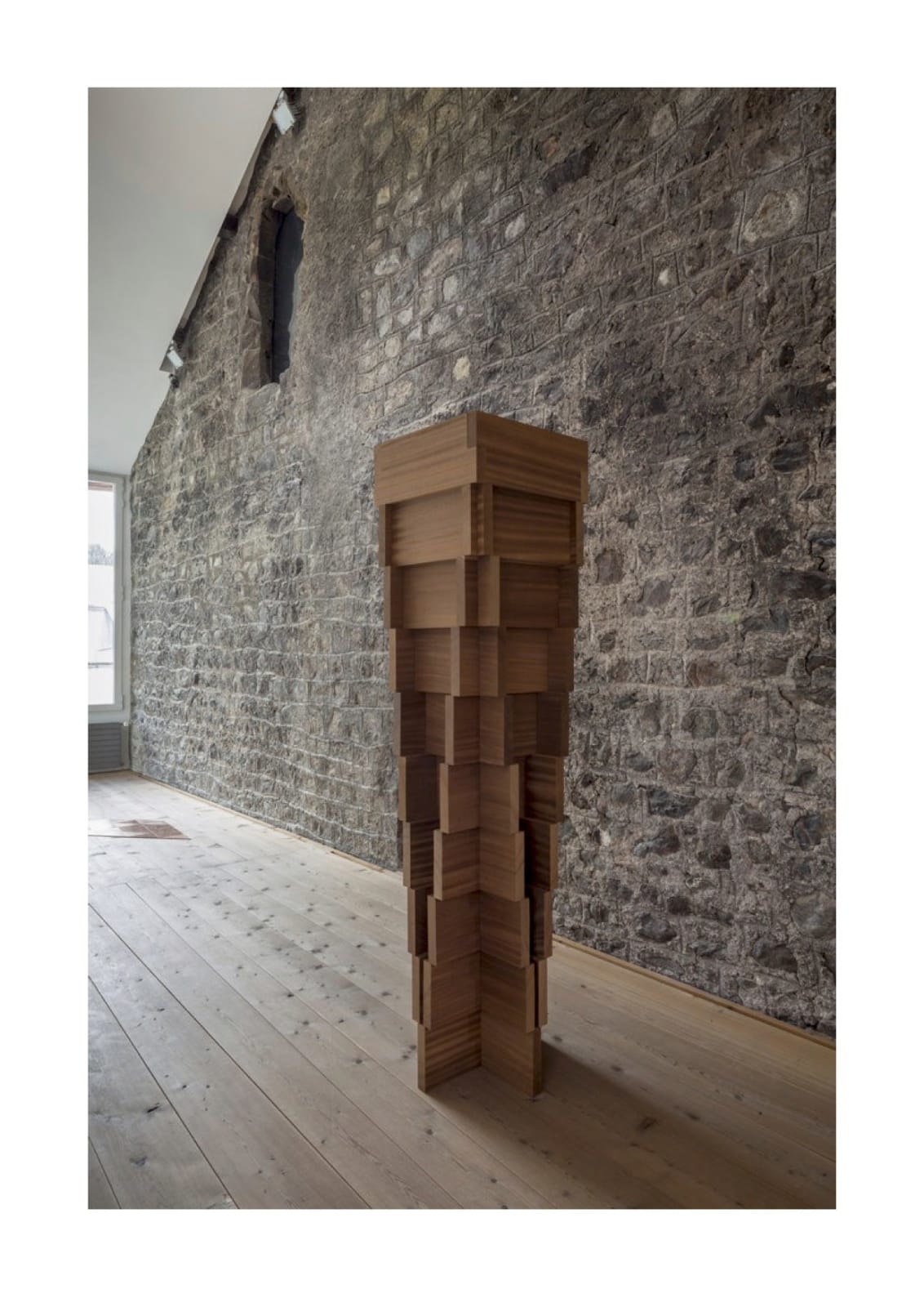 Carl Andre, Urn, 2001