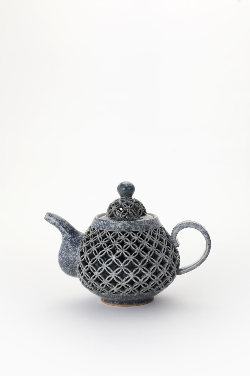 Lee Chang-soo, Double-openwork Teapot, 2024