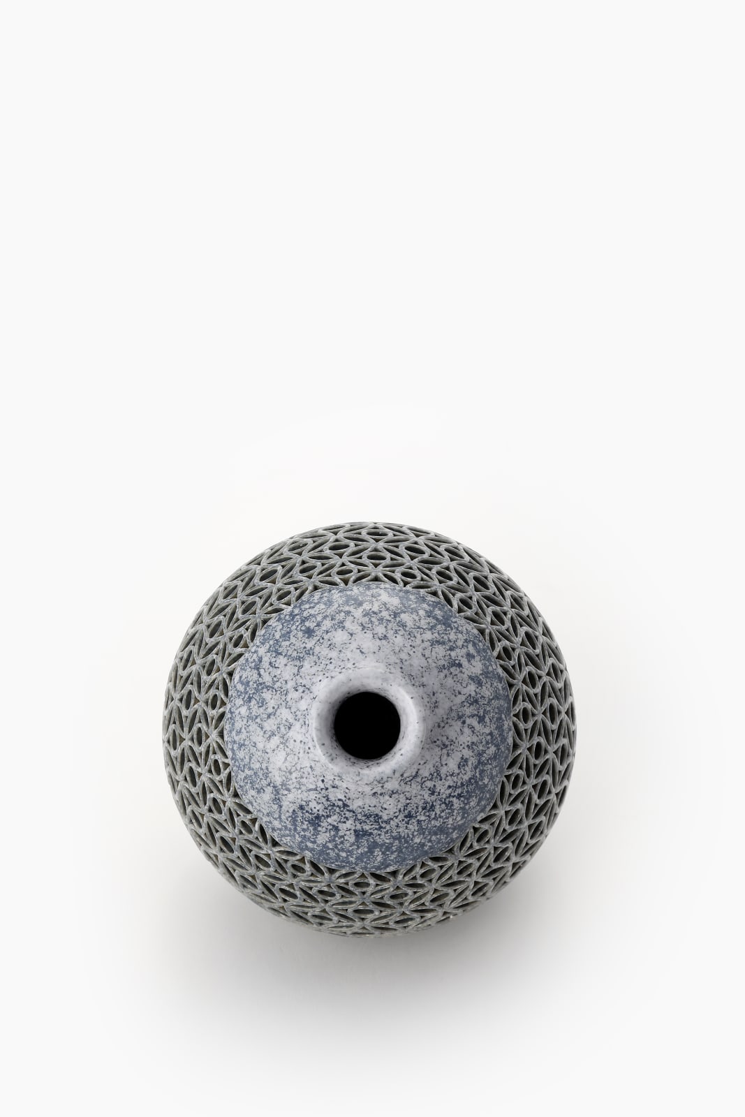 Lee Chang-soo, Double-openwork Jar, 2024