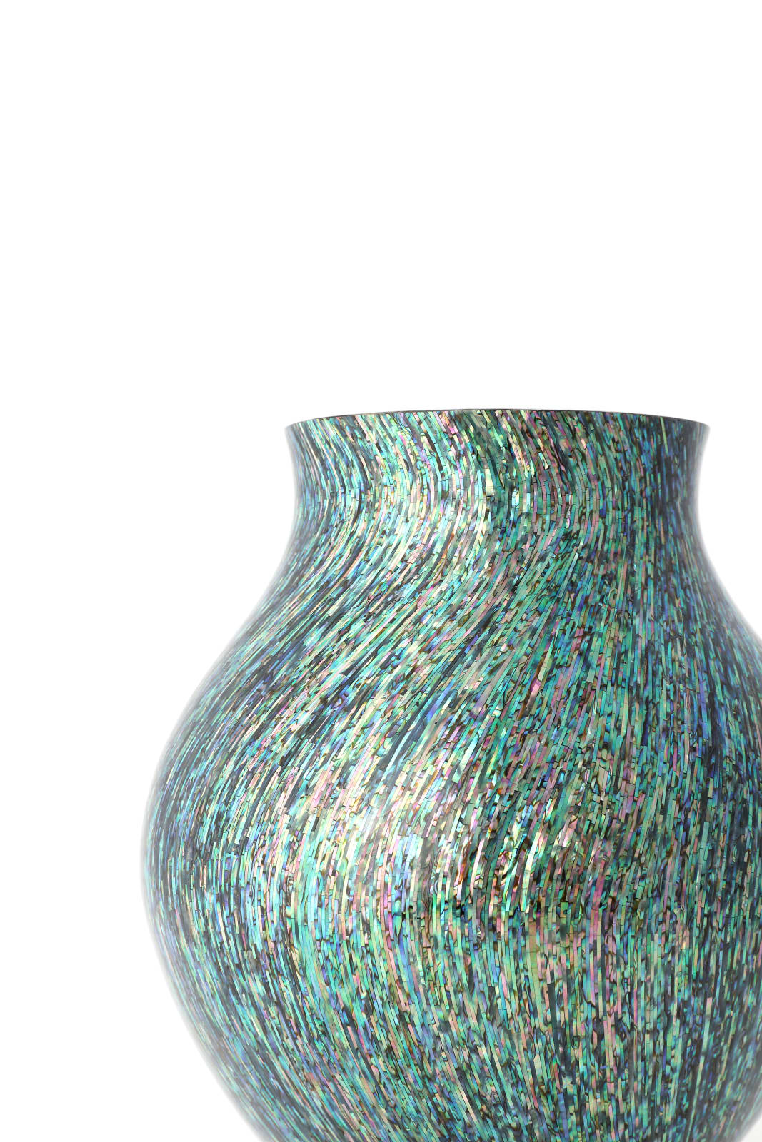 Lee Chang-soo, Mother-of-pearl Jar, 2023
