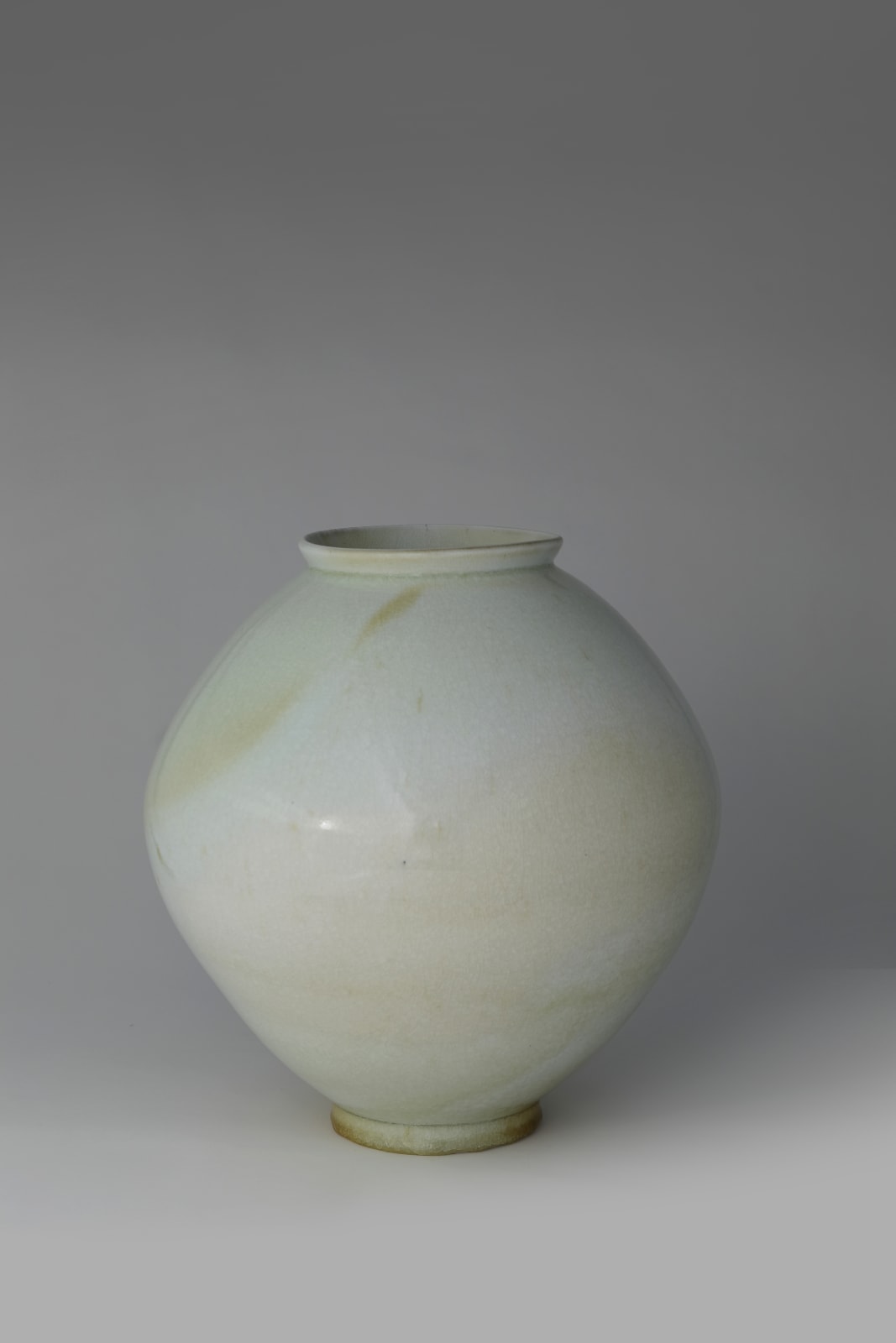 Kim Pan-ki, Moon Jar, 2021