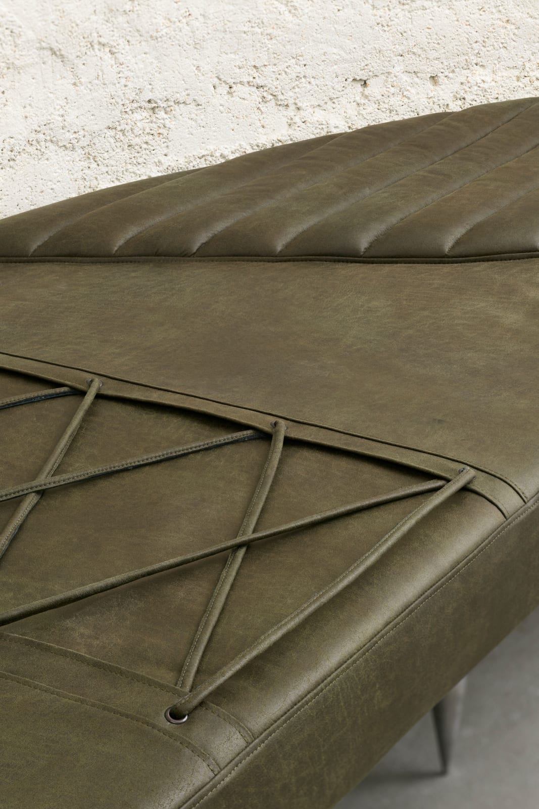 Klára Hosnedlová, Untitled (from the series Nest), 2020