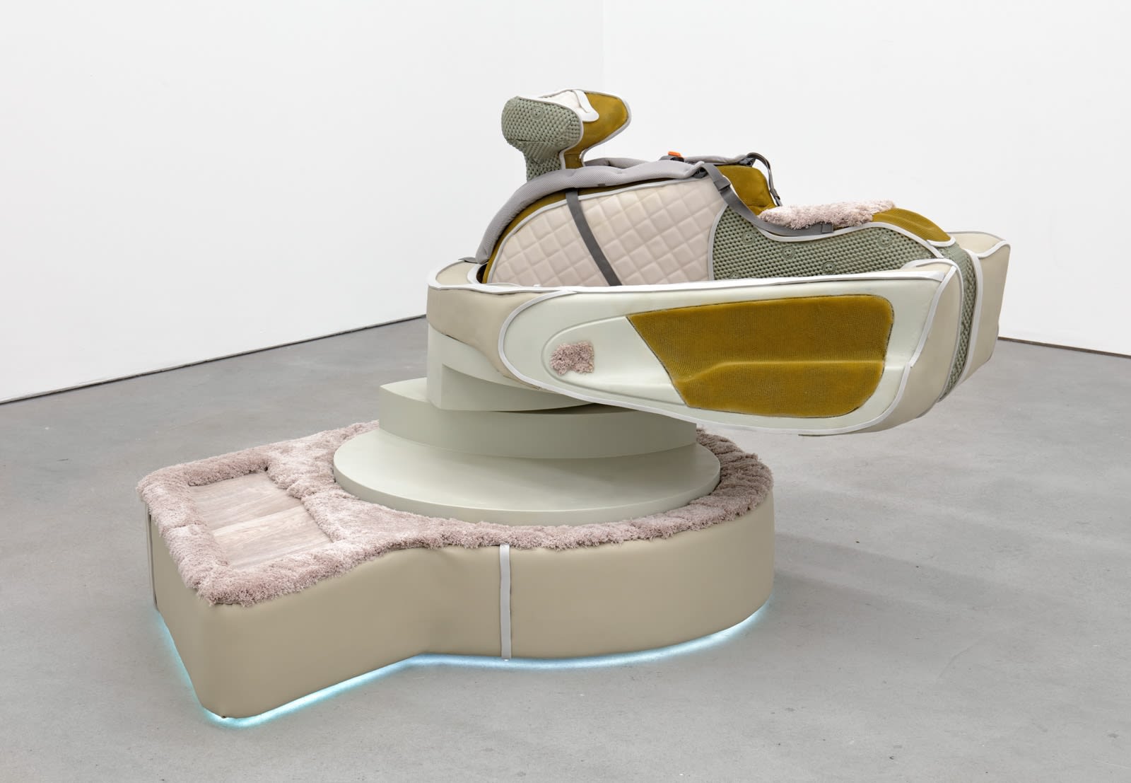 Anna Uddenberg, Sisterunit on Fly, 2017