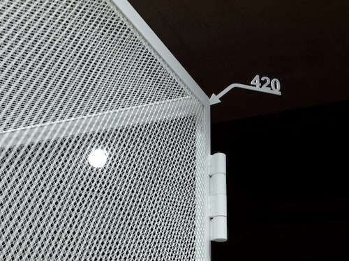 Simon Denny, Amazon worker cage patent drawing as virtual King Island Brown Thornbill cage (US 9,280,157 B2: “System and method for transporting personnel within an active workspace”, 2016), 2016