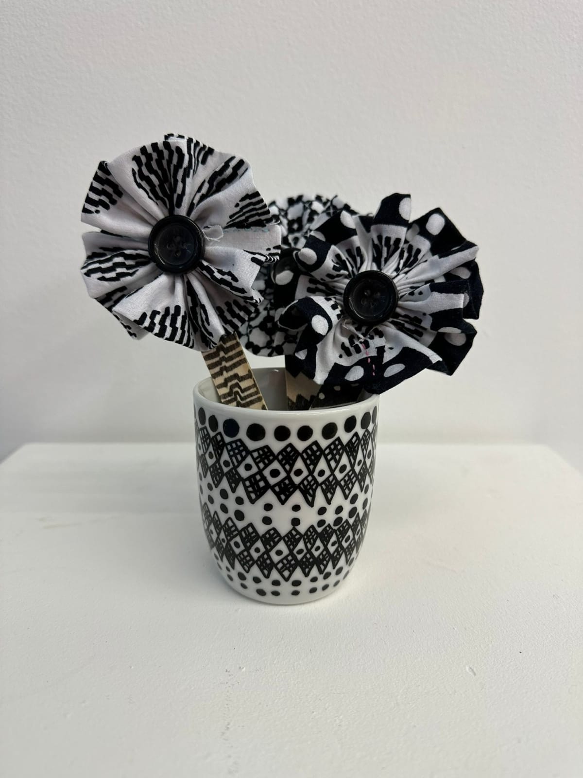 Abi Ola, Black and White Series Flowers, 2023