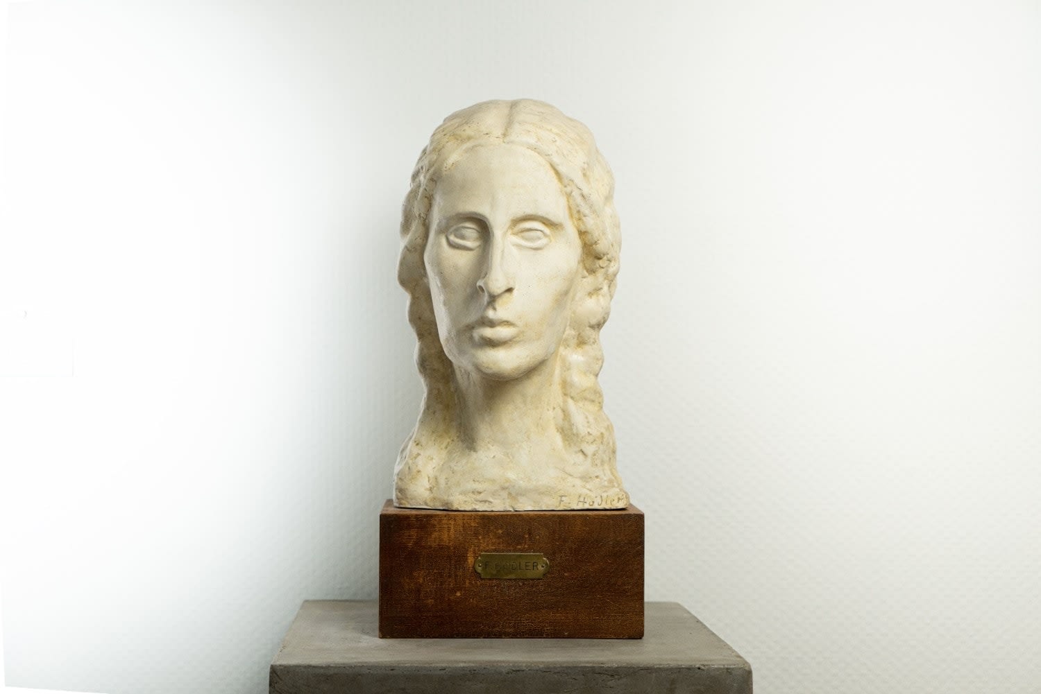 Very rare plaster by Ferdinand Hodler, depicting his beloved muse Valentine Godé-Darel. The only signed sculpture by Ferdinand Hodler, realized in Geneva c. 1914.
