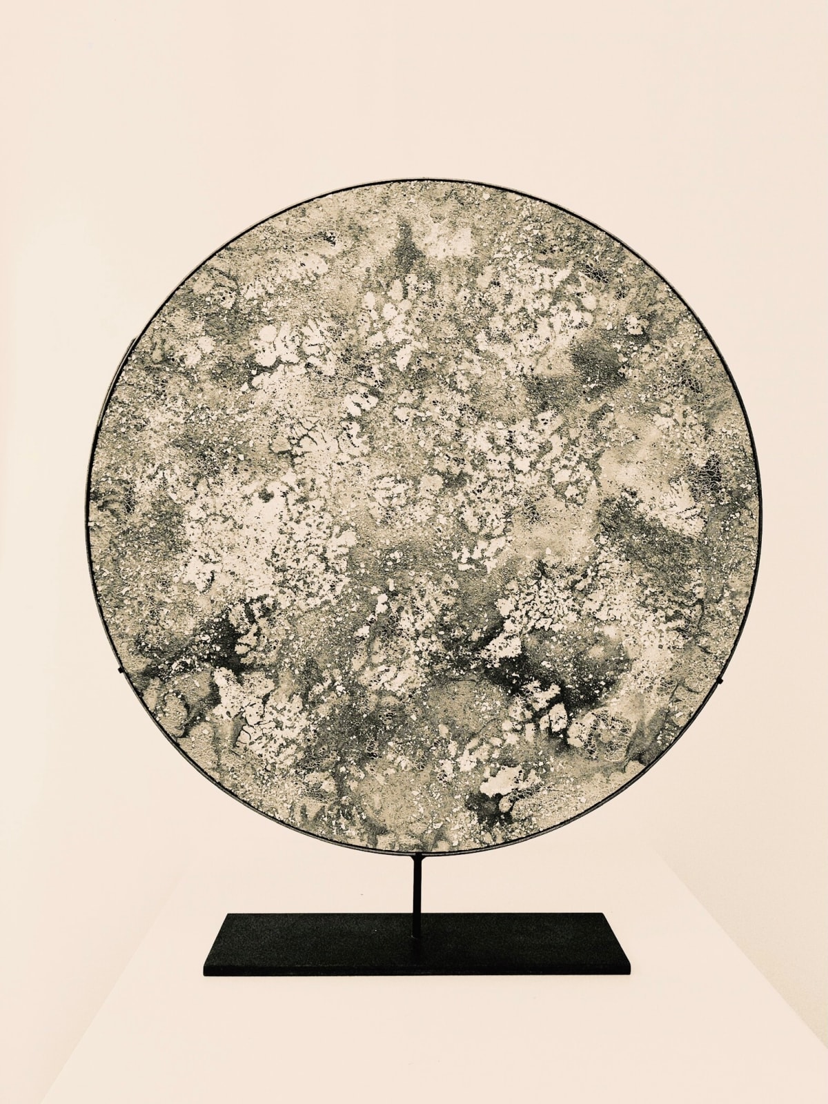 Geneviève Levivier, Moon Shadow, 2021
