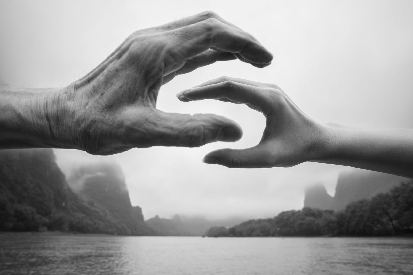 Arno Rafael Minkkinen, Ren Xinyu, Along the Li River, Guillin, China, 2016