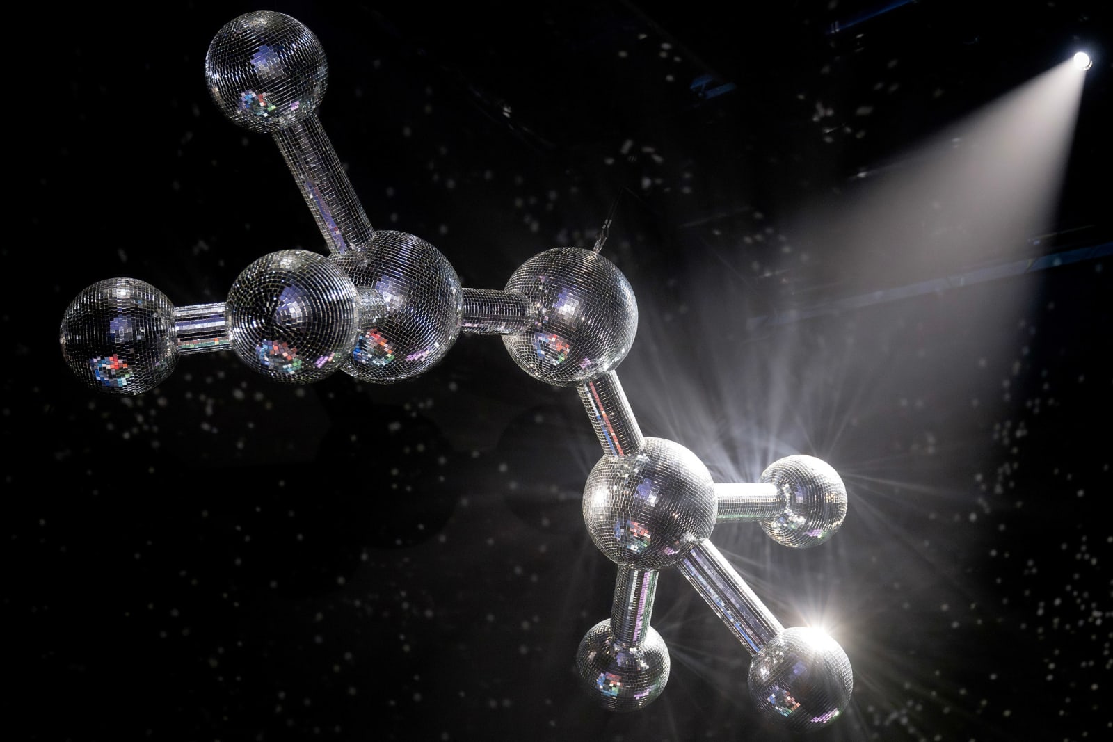 Jeanne Susplugas, Disco ball (Ether), 2019