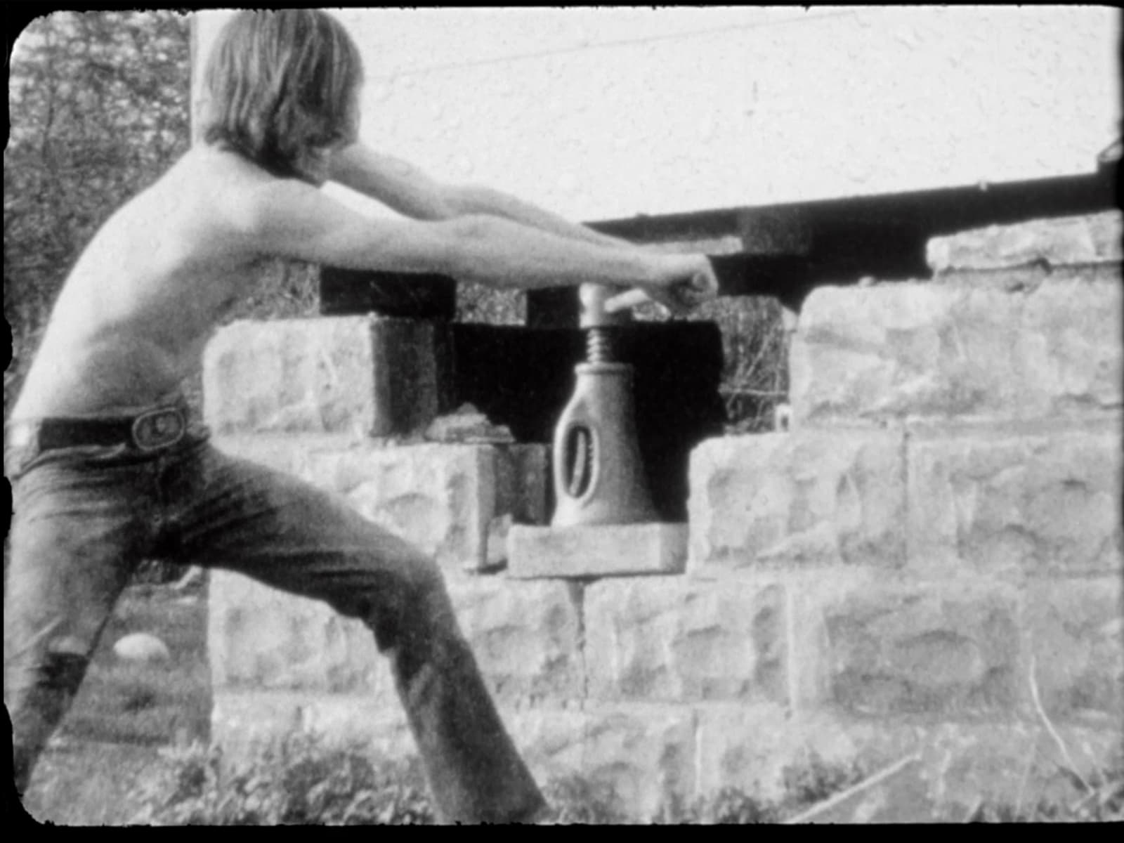 Gordon Matta-Clark, Splitting, 1974