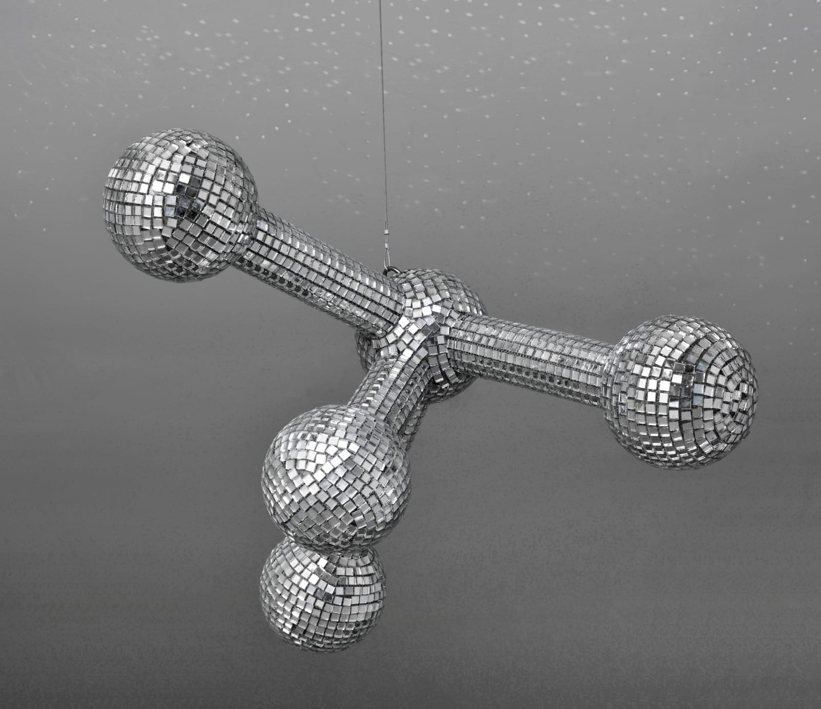 Jeanne Susplugas, Disco ball (Chloroforme), 2018