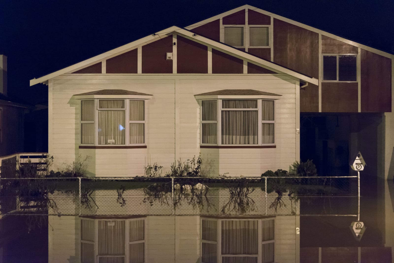 Tia Ranginui, Suburban Melancholy I, 2015