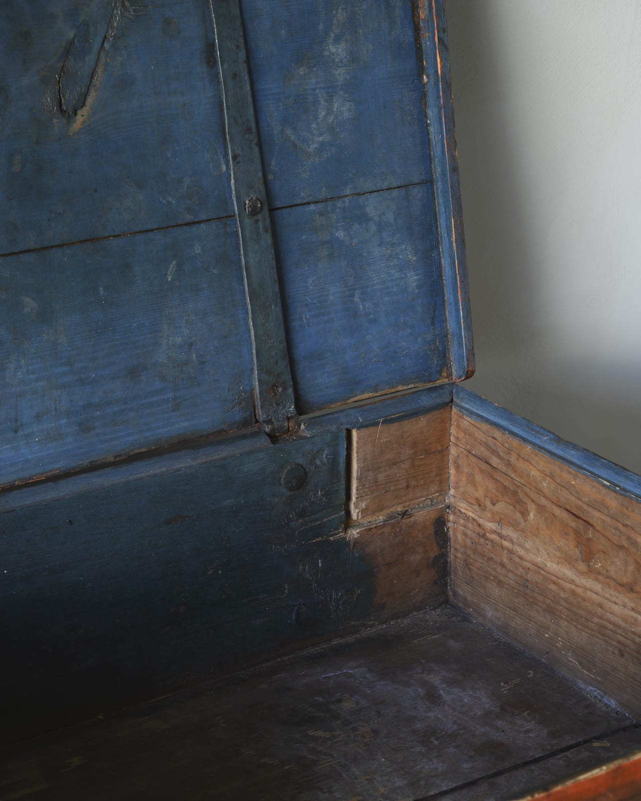 Table Top Box / Chest,