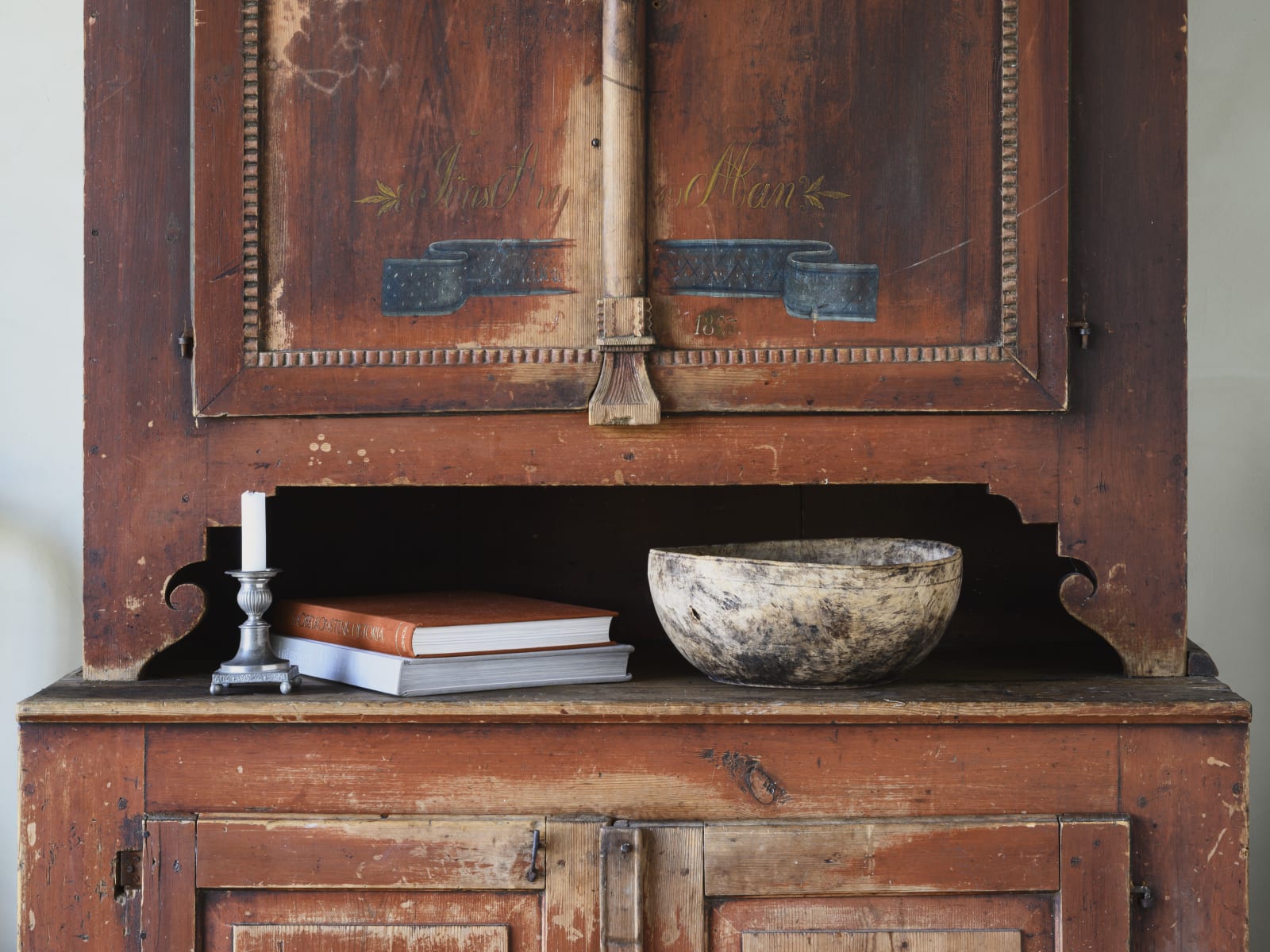 Gustavian Cabinet,