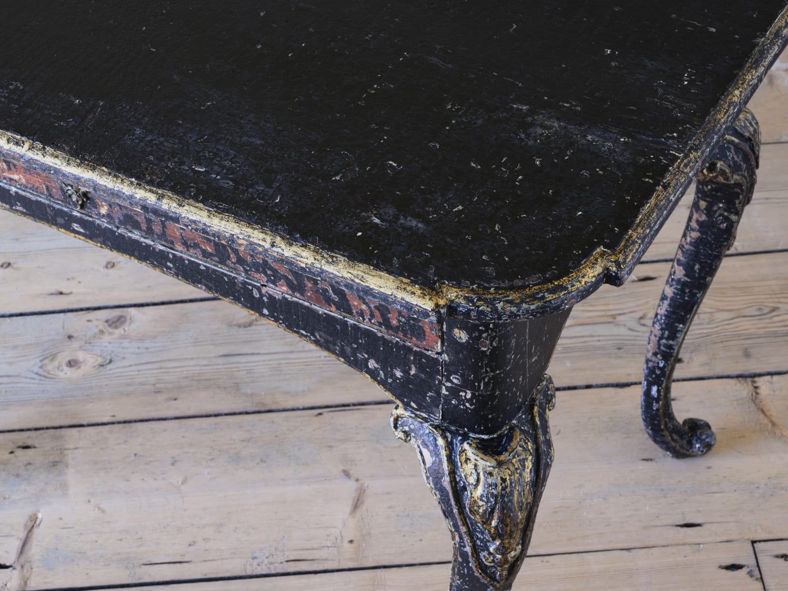 Baroque Table,