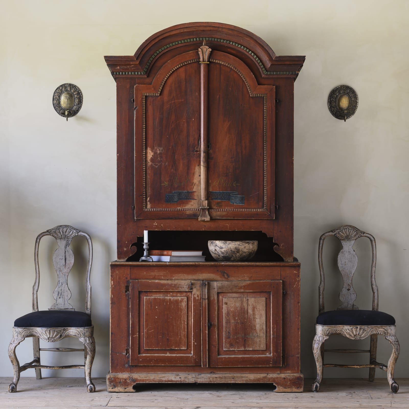 Gustavian Cabinet,