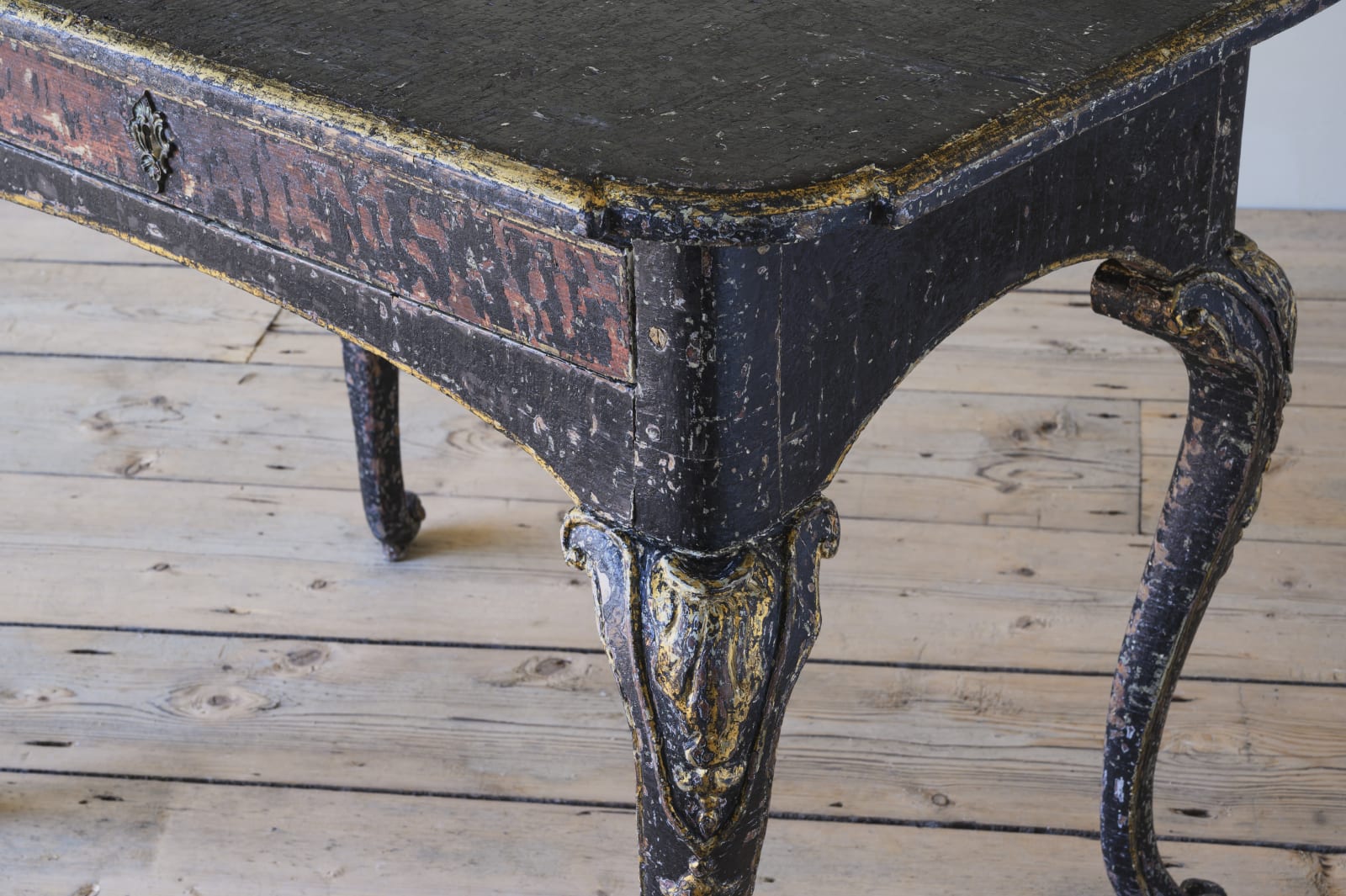 Baroque Table,
