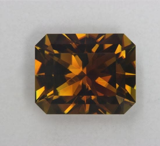 gold Brown hex cut 3.87 ct