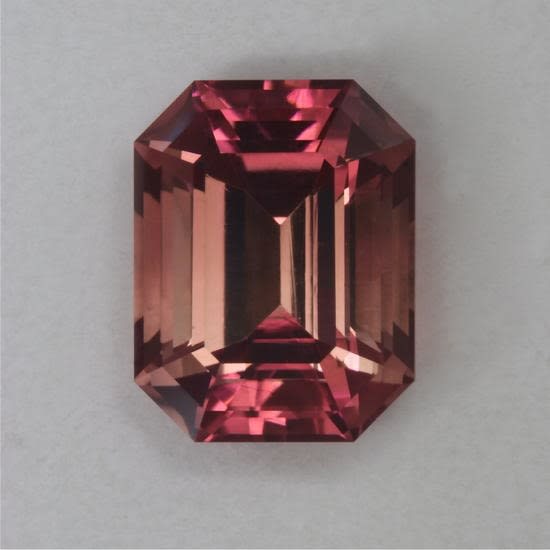 Pink orange Emerald Cut 2.70 ct