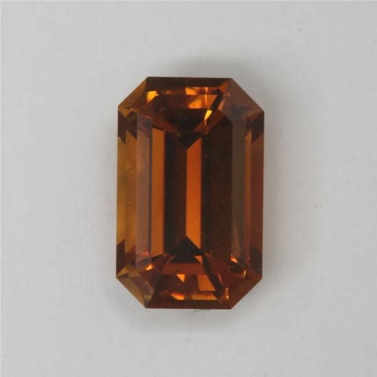 golden orange Emerald Cut 0.98 ct