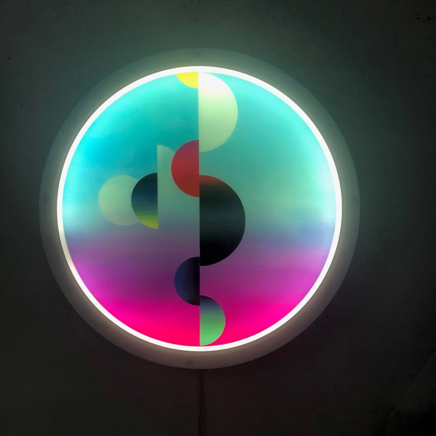 Caroline List, Light Tondo Magenta, 2023