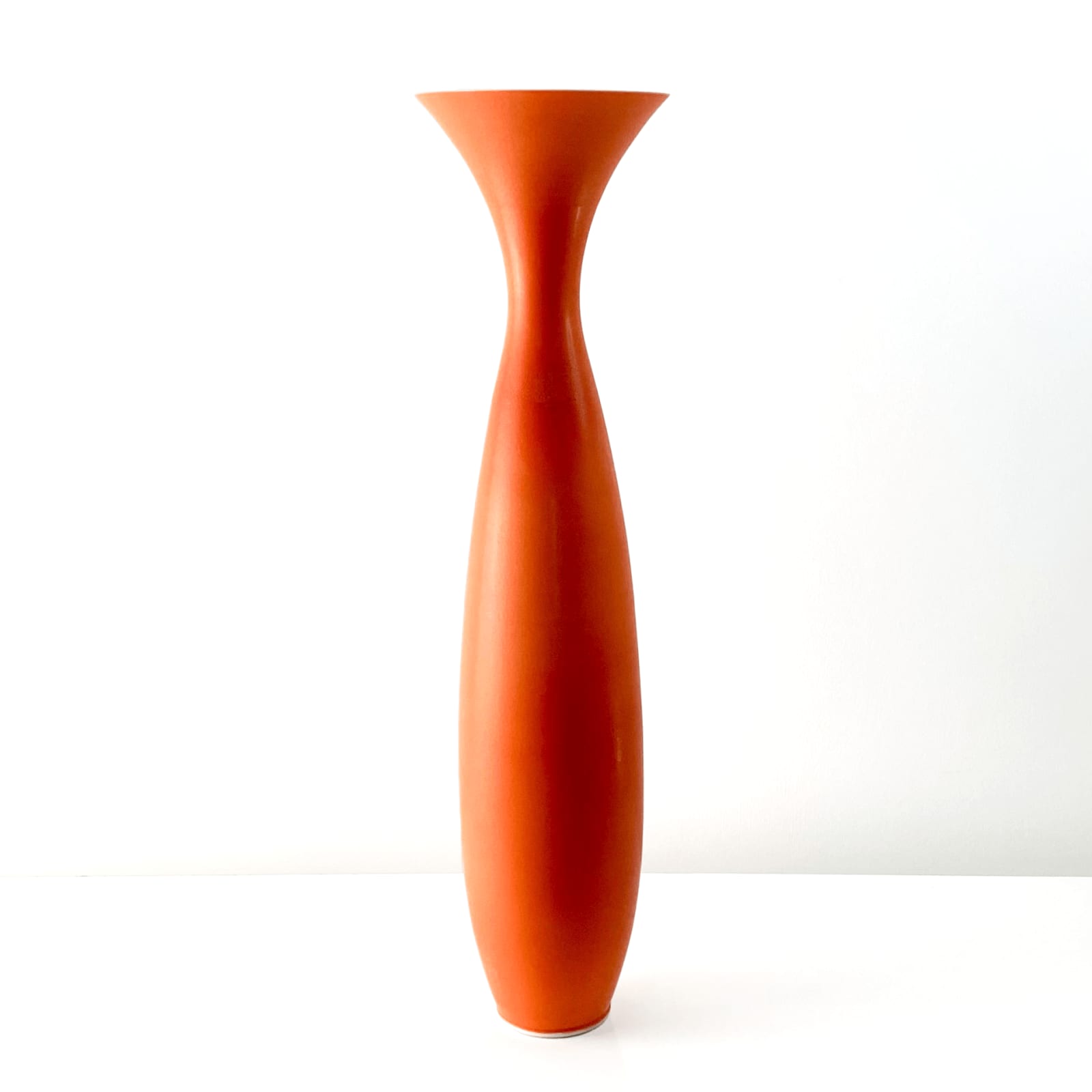 Anna Silverton, Porcelain vase Bright Orange smooth matt, 2023