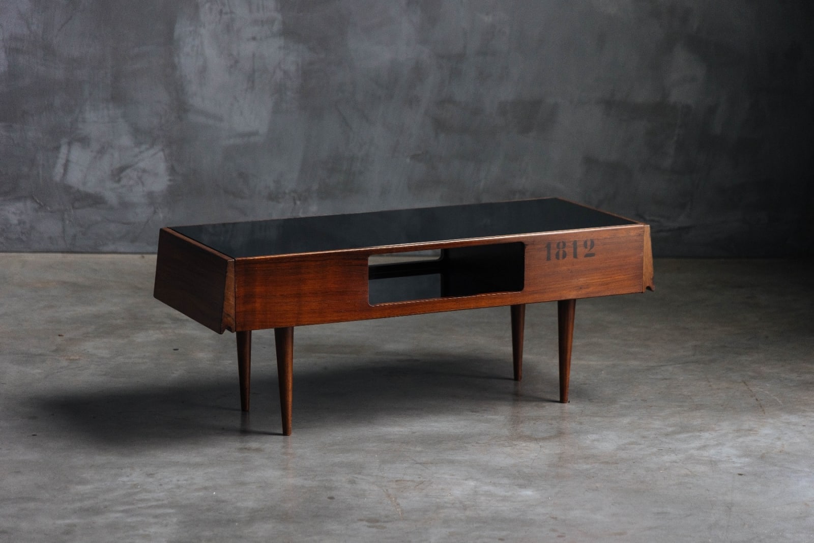 Carlo Hauner & Martin Eisler, Showcase coffee table