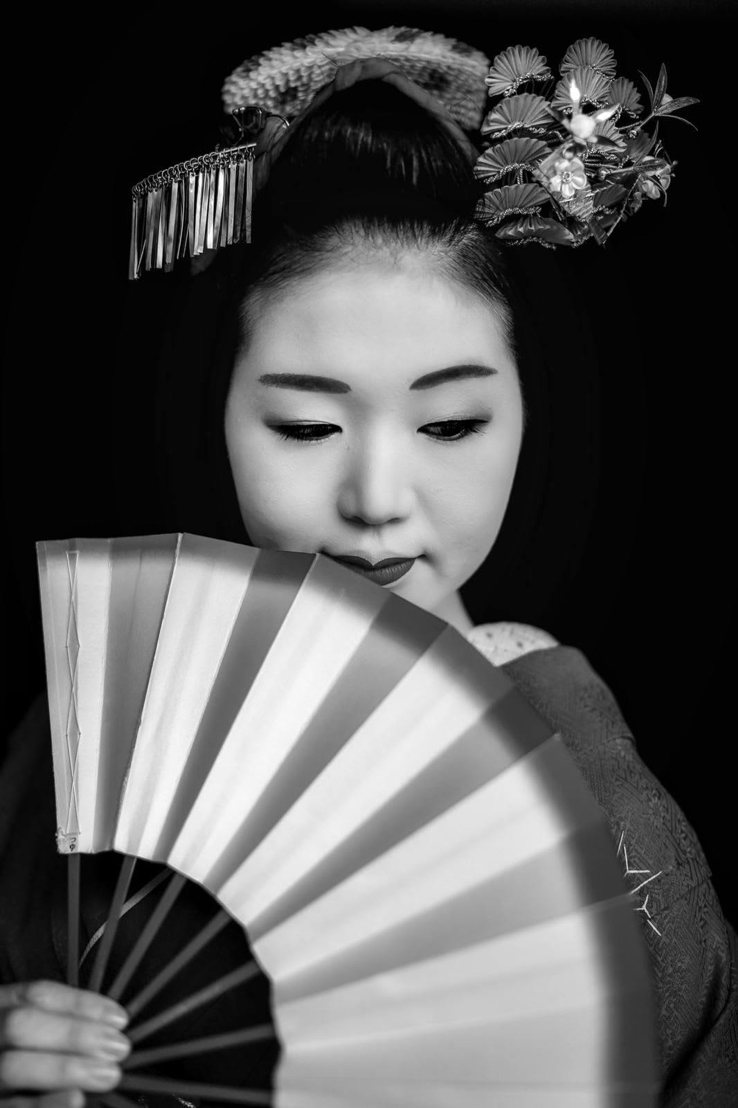 Robin Yong, A portrait of Maiko, 2019