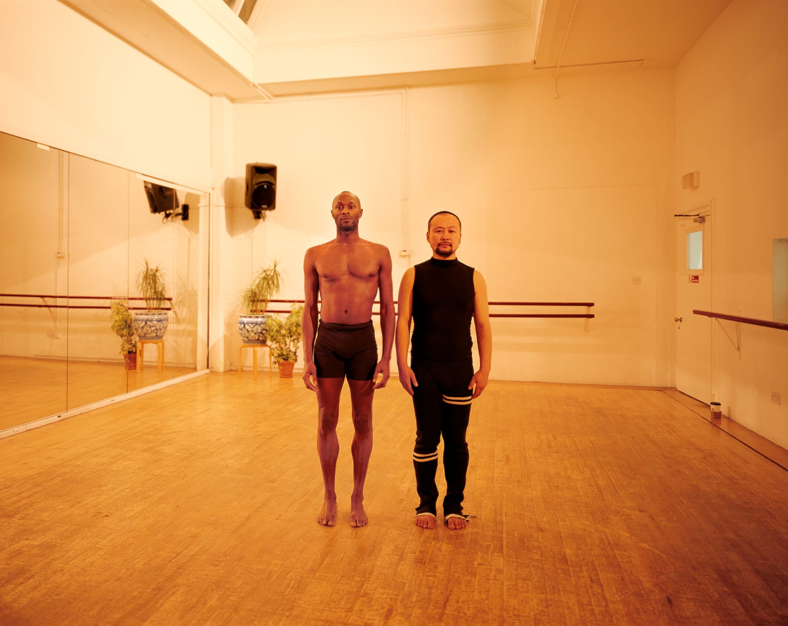 Cang Xin 蒼鑫, Identity Exchange Series: London - Modern Dancer, 2006