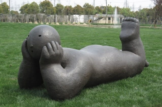 Joy Brown 喬伊・布朗, Recliner with Head in Hands, 2013