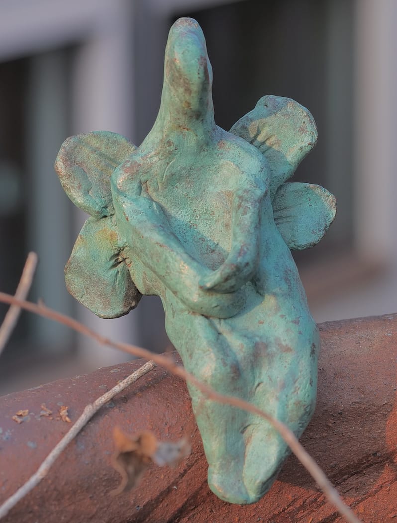 Dong Zi 東子, Twelve Little Birdmen No.7 十二个小鸟人之七, 2015