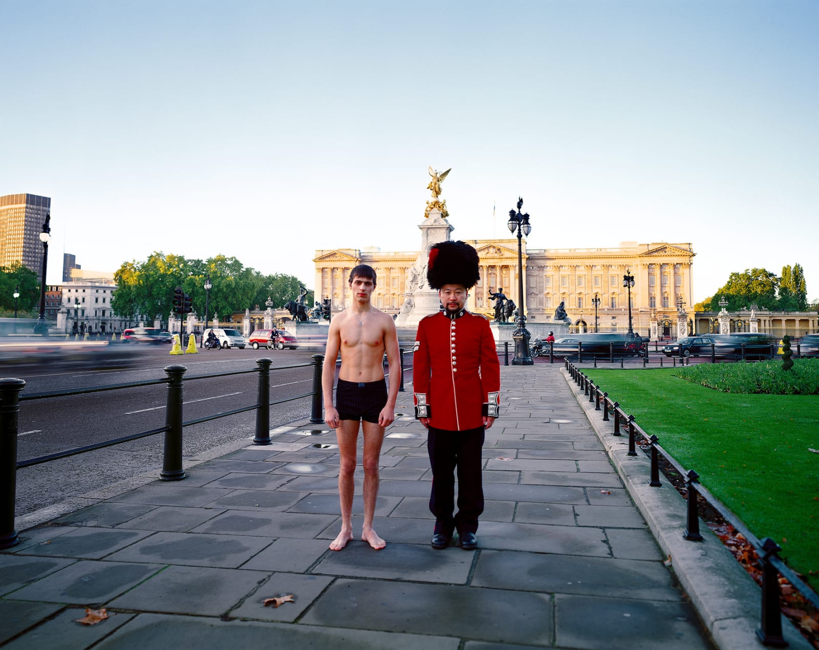 Cang Xin 蒼鑫, Identity Exchange Series: London - Royal Guard, 2006