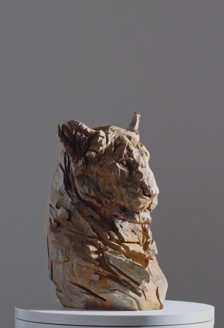 Jürgen Lingl, Sister, buste de lionne