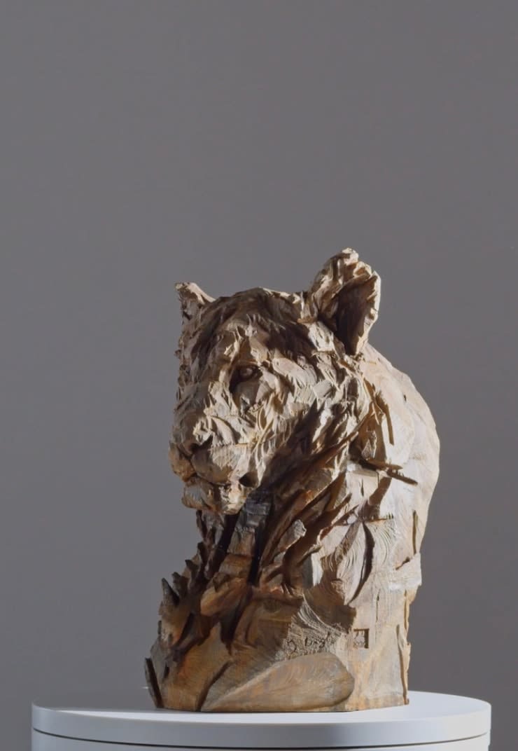 Jürgen Lingl, Sister, buste de lionne