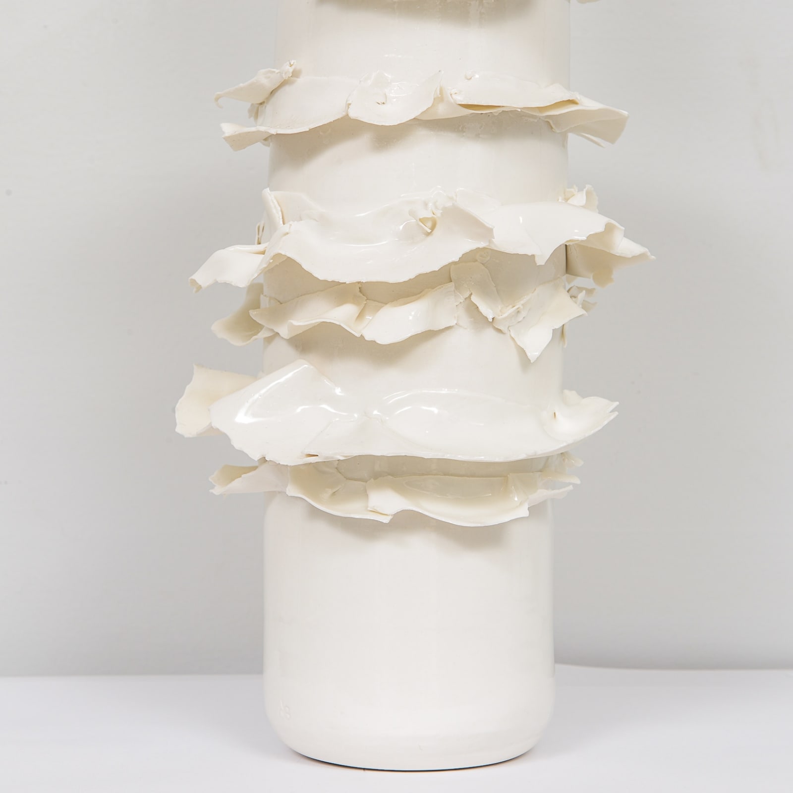 Dora Stanczel, Pair of French Bespoke Glazed Porcelain Swirl Lamps, 21st century