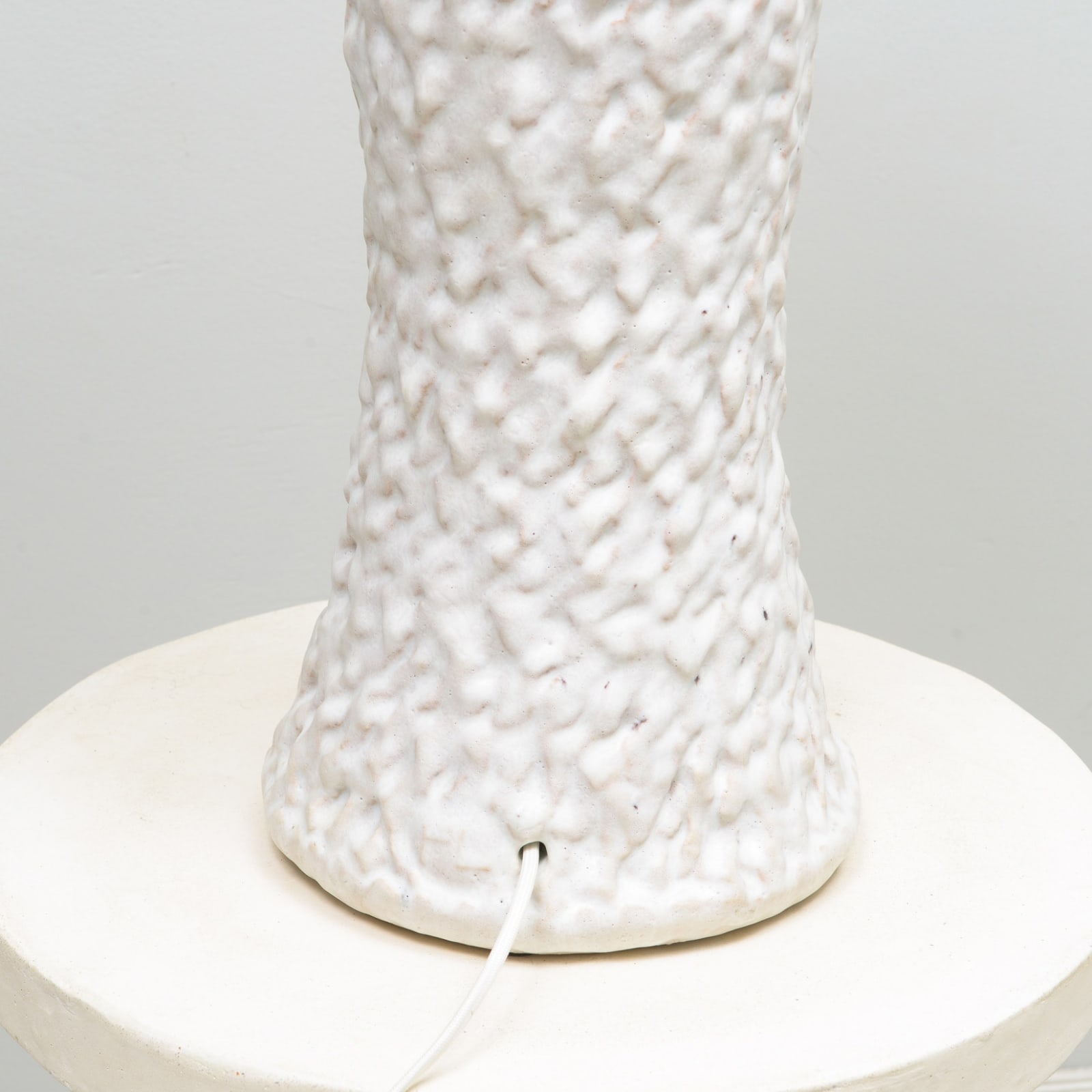 Peter Lane, Pair of Bespoke Ceramic Cuneiform Up-Light Lamps, 21st century