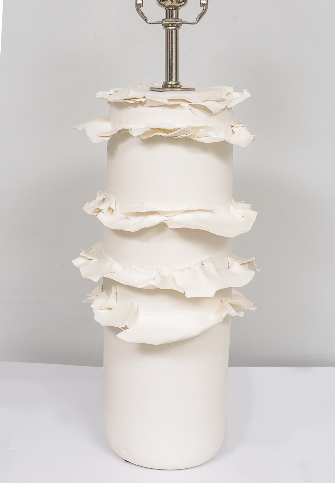 Dora Stanczel, Pair of French Bespoke Ceramic Ruffle Lamps, 21st century