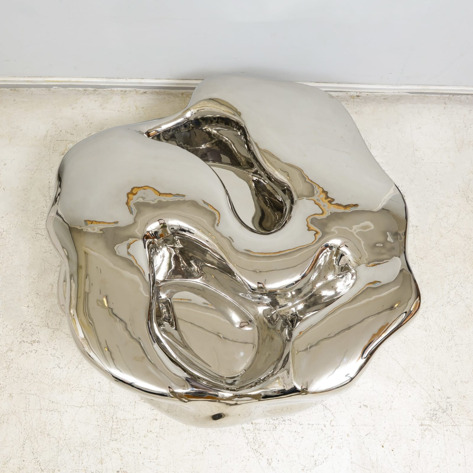 Studio Nawa, Surface Table, 21st century