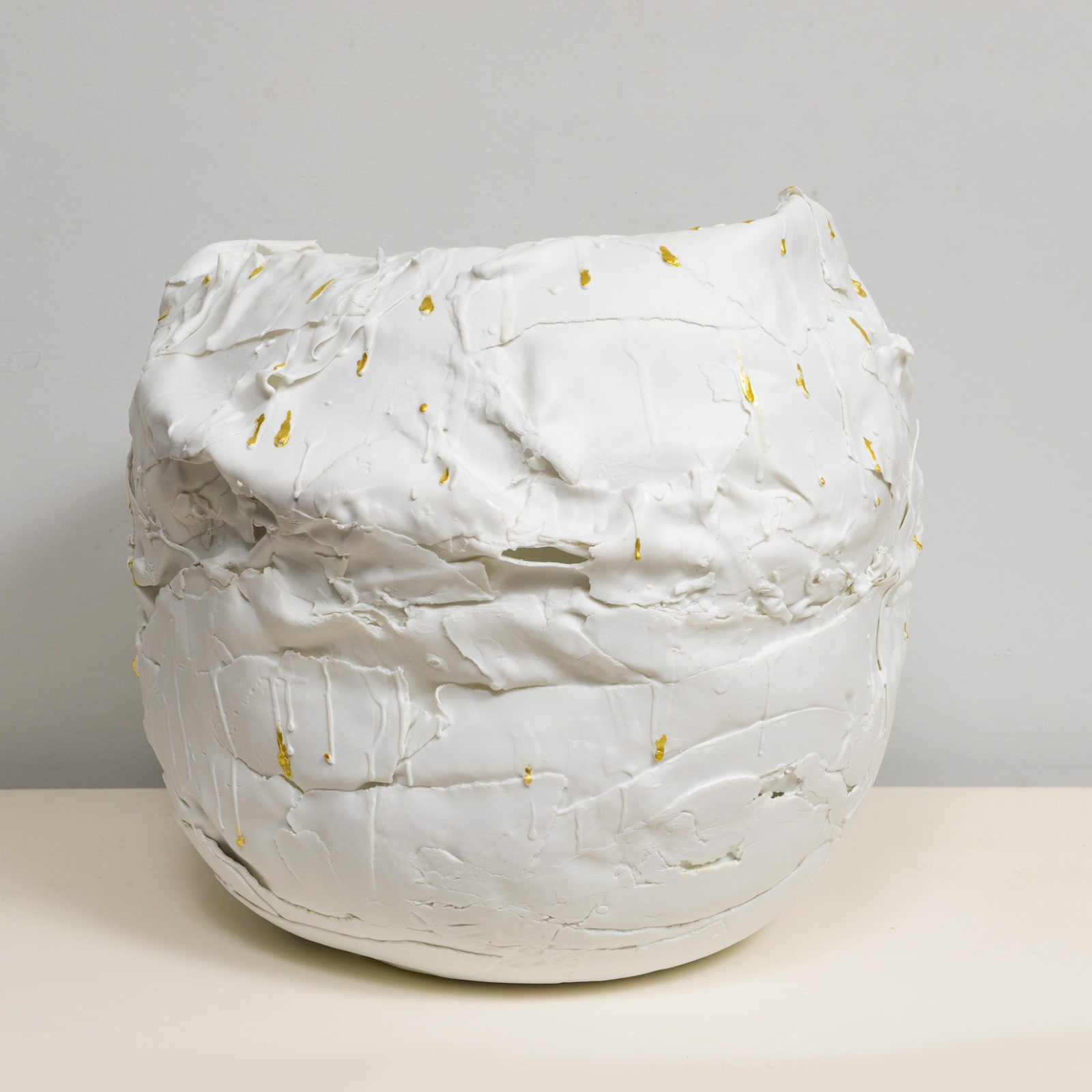 Dora Stanczel, French Bespoke Sculptural Porcelain Vase with Gold, 21st century