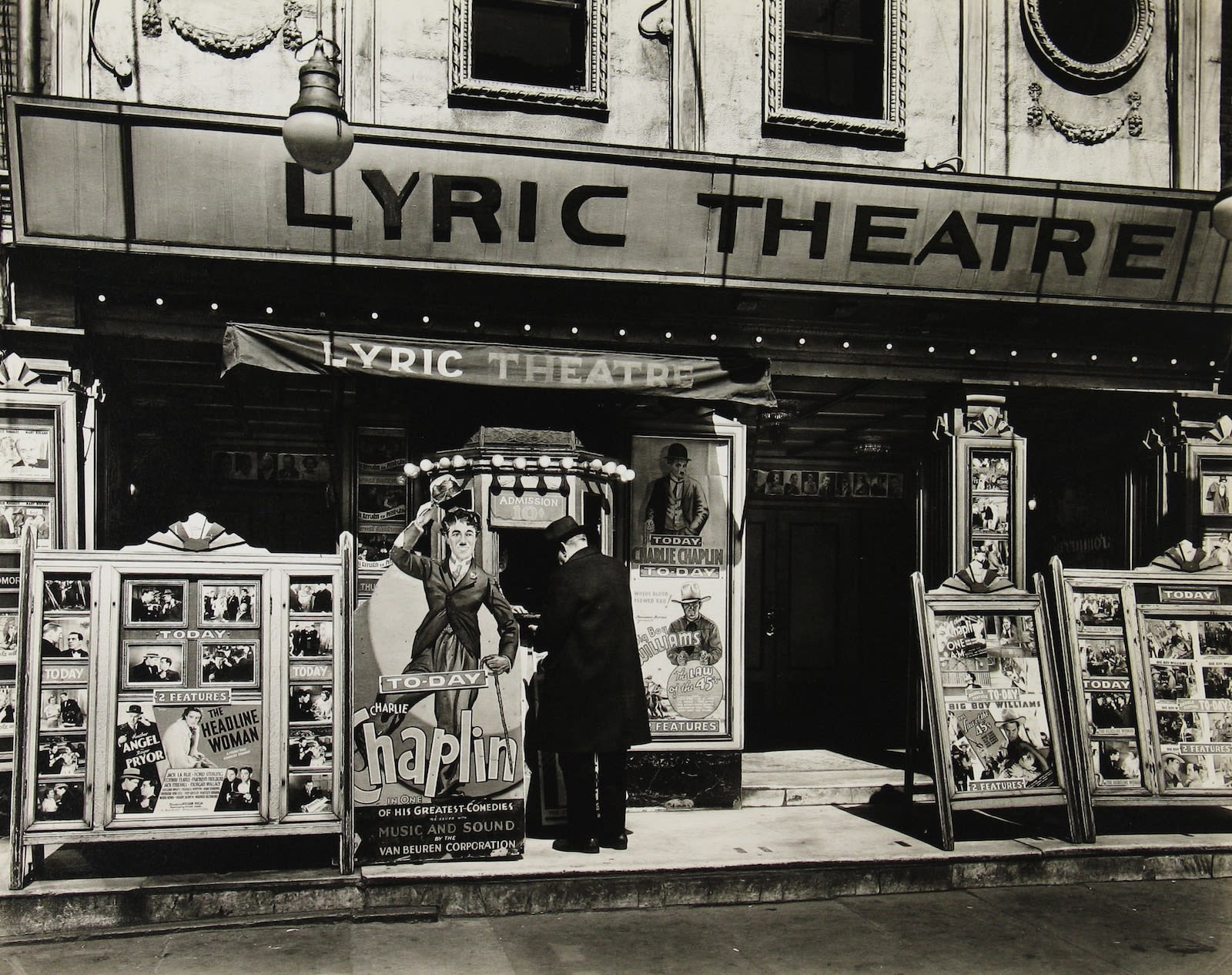 Berenice Abbott, Lyric Theater, 100 Third Avenue, 1936