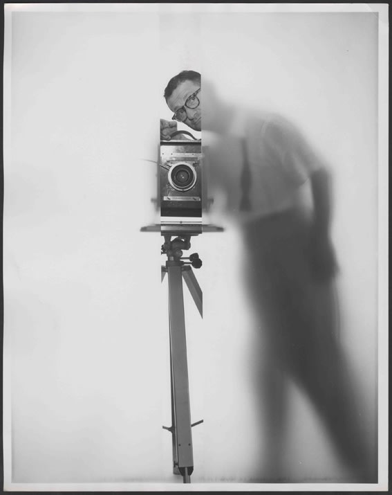Erwin Blumenfeld Self portrait, New York Tirage gélatino-argentique vintage réalisé par l'artiste Dim. papier: 26 x 33 cm