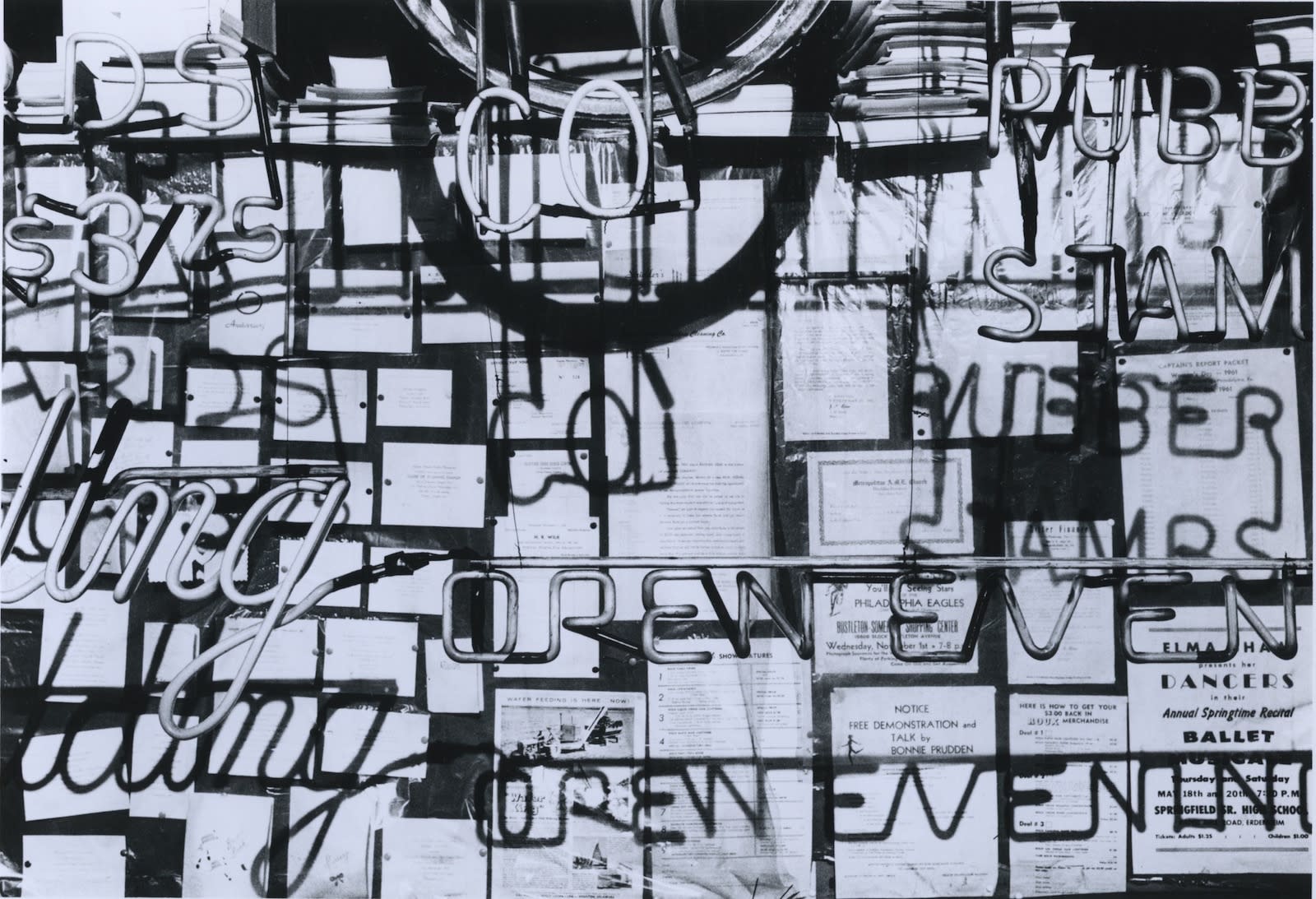 Ray K. Metzker Early Philadelphia Tirage gélatino-argentique postérieur, réalisé par l'artiste 15,8 x 23 cm Dim. papier: 20,3 x 25,4 cm